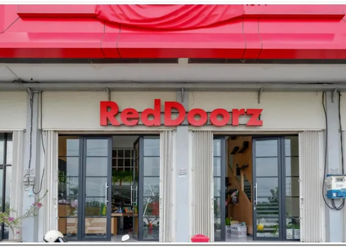 RedDoorz Plus @ Madukoro Raya Semarang