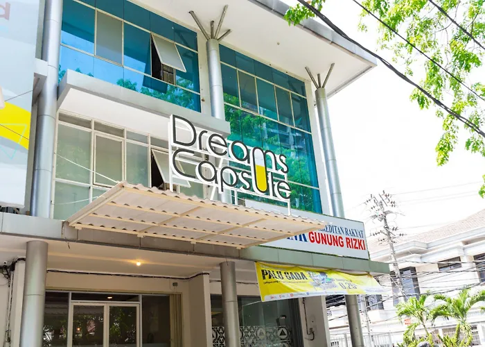 RedDoorz Hostel @ DI Panjaitan Simpang Lima Semarang